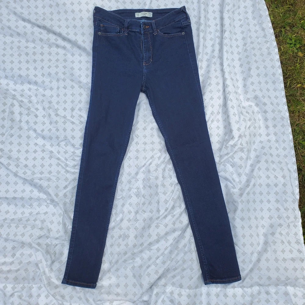 Abercrombie & Fitch Dark Wash Slim Jeans Size 6S